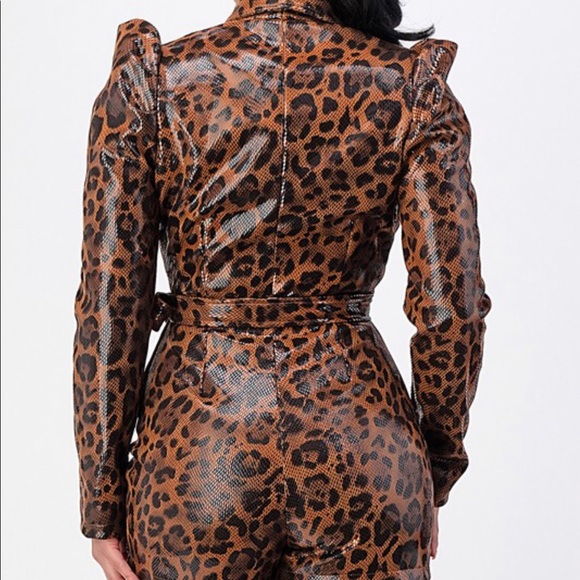 Clothes - Picture 6 of 11